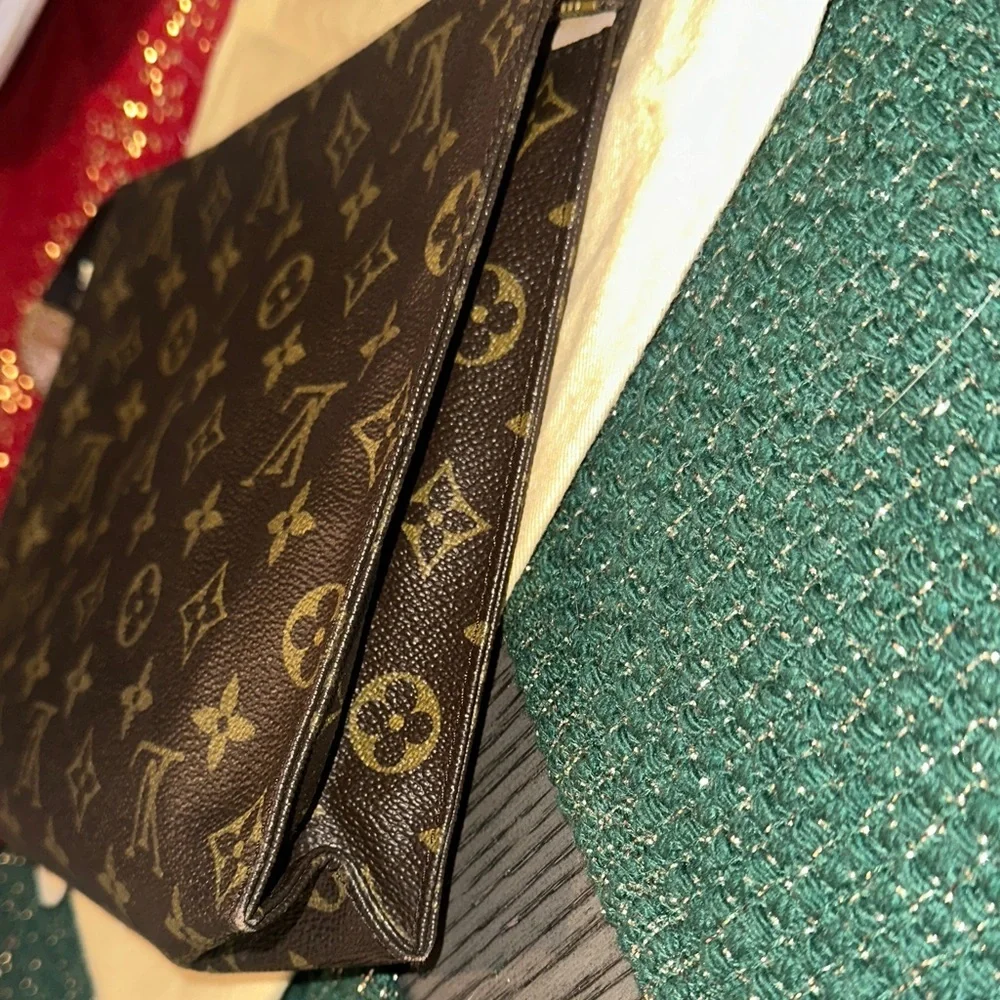 Louis Vuitton Monogram Toilette 26